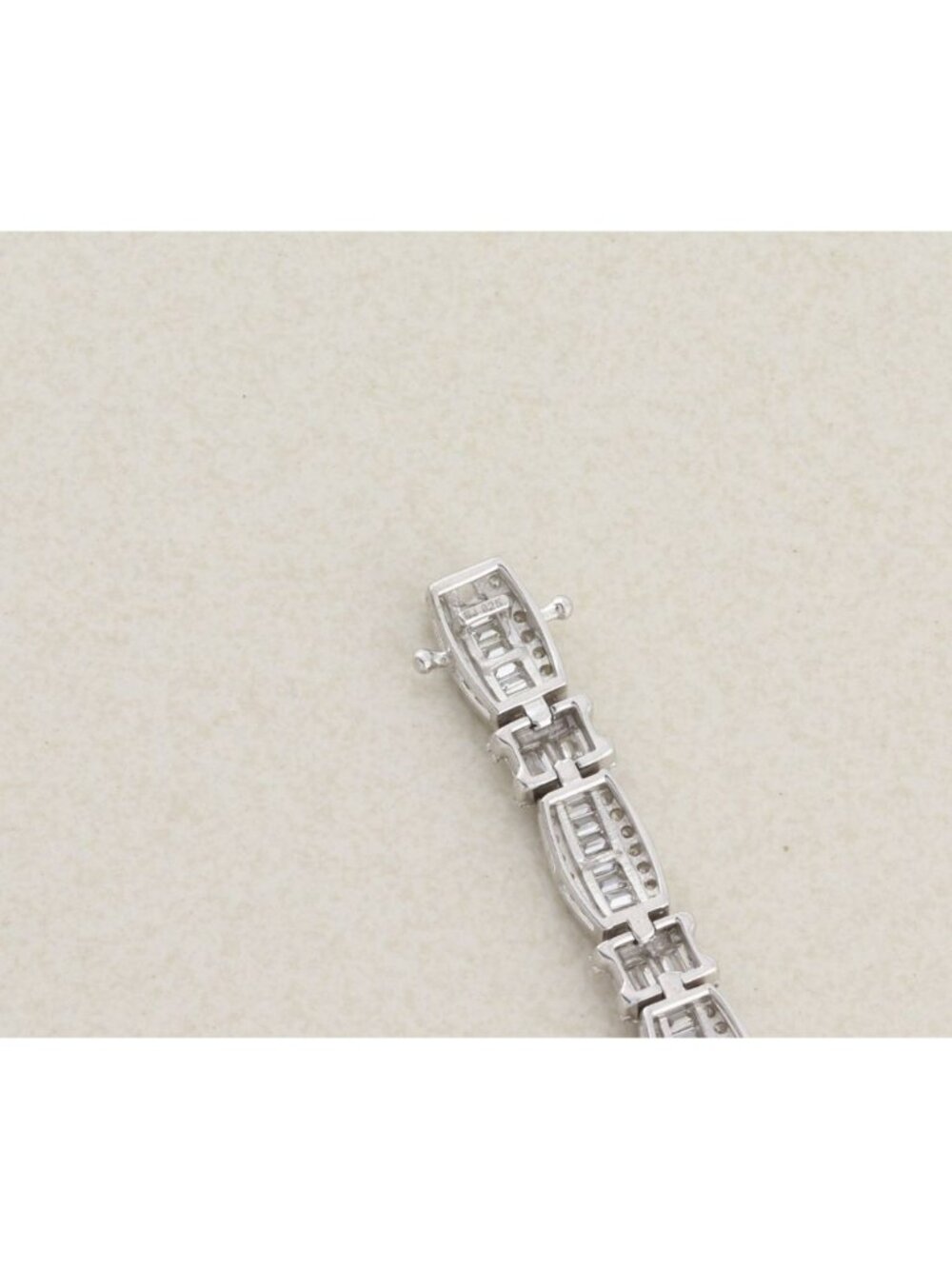 Sterling Silver Gorgeous Sparkly 4 carat Cubic Zirconia Tennis Bracelet 8" inch - Picture 8 of 8